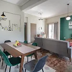 Emerald 110m2 Entire Floor Steps To City's Heart