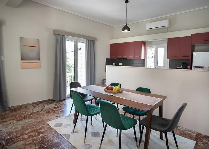 Emerald 110m2 Entire Floor Steps To City's Heart 아파트 *