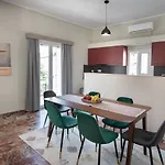 Emerald 110m2 Entire Floor Steps To City's Heart Apartman *