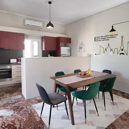 Apartamento Emerald 110m2 Entire Floor Steps To City's Heart Kalamata