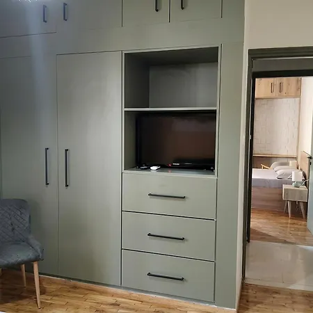 Apartment Emerald 110m2 Entire Floor Steps To City's Heart