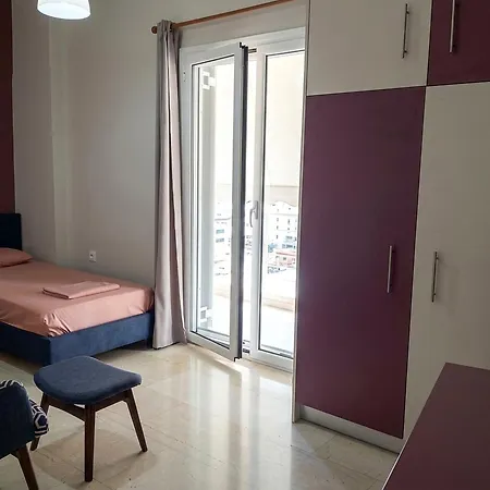 Emerald 110m2 Entire Floor Steps To City's Heart *