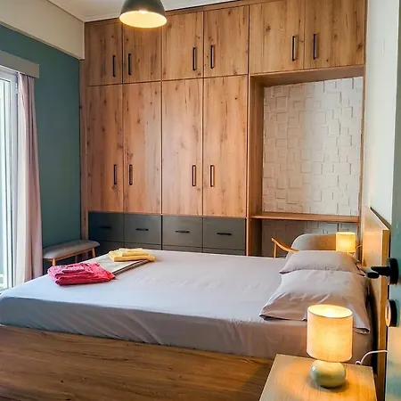 Emerald 110m2 Entire Floor Steps To City's Heart * Kalamata