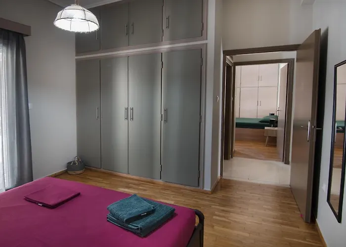 Emerald 110m2 Entire Floor Steps To City's Heart * Kalamata