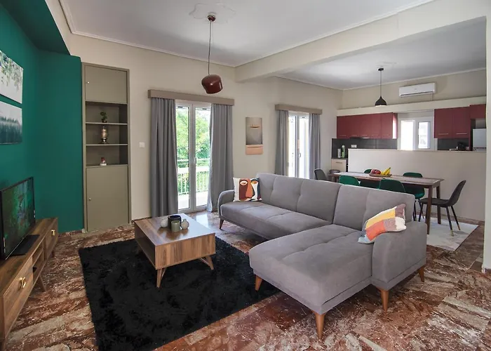 Appartement Emerald 110m2 Entire Floor Steps To City's Heart Kalamata