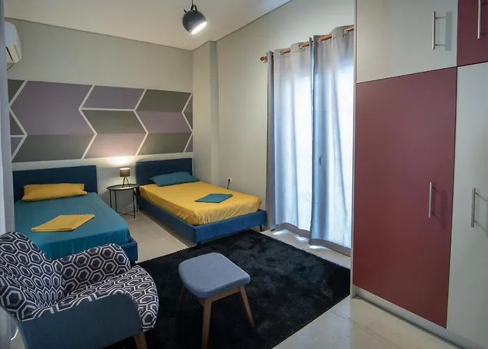 Emerald 110m2 Entire Floor Steps To City's Heart