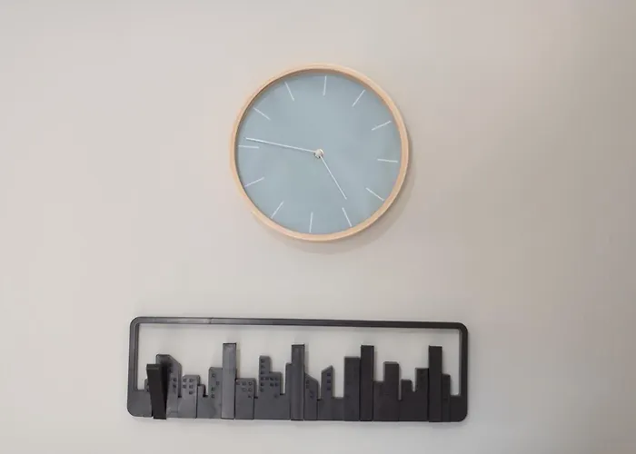 Apartment Emerald 110m2 Entire Floor Steps To City's Heart *