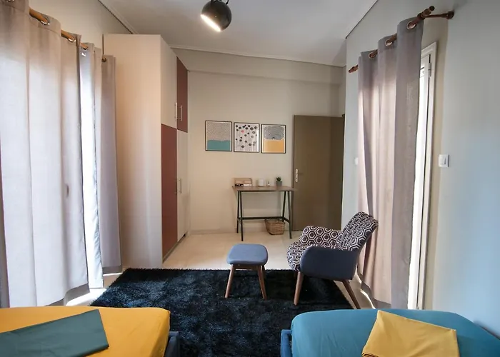 Emerald 110m2 Entire Floor Steps To City's Heart Kalamata