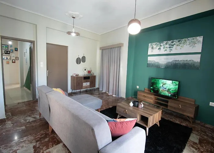 Emerald 110m2 Entire Floor Steps To City's Heart * Kalamata