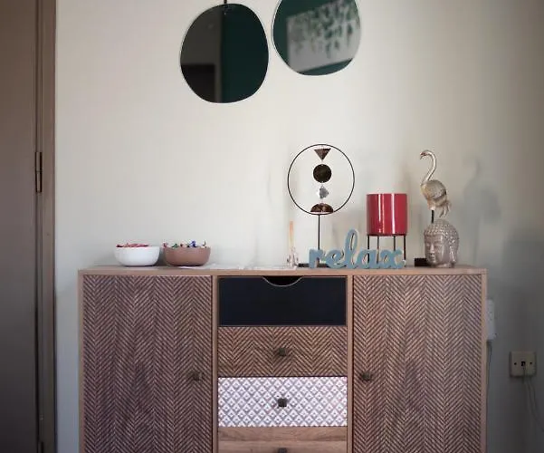 Emerald 110m2 Entire Floor Steps To City's Heart * Kalamata